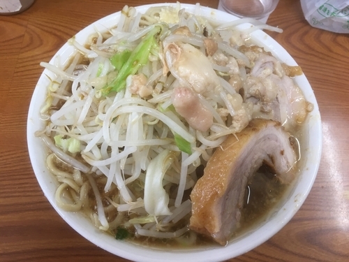 「ラーメン730円（ニンニク少しヤサイアブラ）」@ラーメン二郎 亀戸店の写真