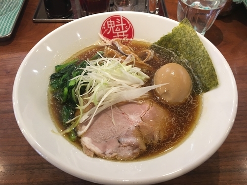 「魁花らーめん（醤油）＋味玉」@天然魳煮干だしらーめん創房 魁花の写真