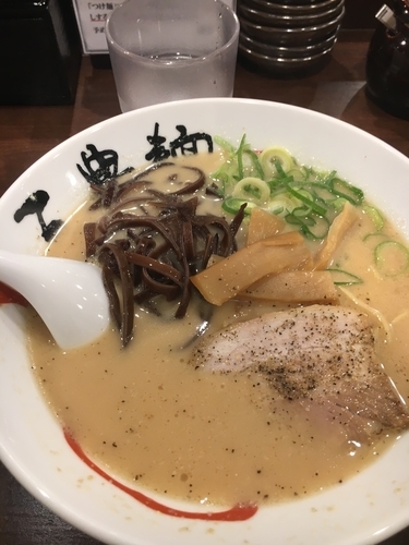 「とんこつラーメン￥590」@三豊麺 南方店の写真