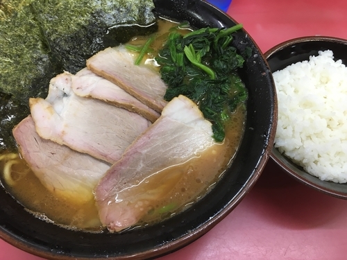 「大盛チャーシュー麺 固め多めとライス」@王道家の写真