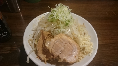 「ミニらーめん 豚一切れ、固め、野菜、ニンニク、ネギ」@ちばから 渋谷道玄坂店の写真