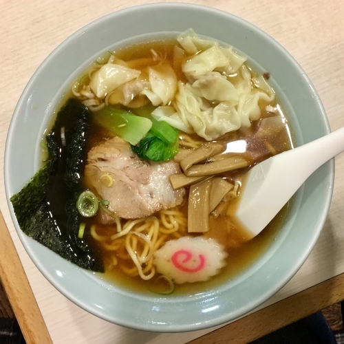 「ワンタンメン500円＋餃子200円」@龍味 横浜トーヨー街店の写真