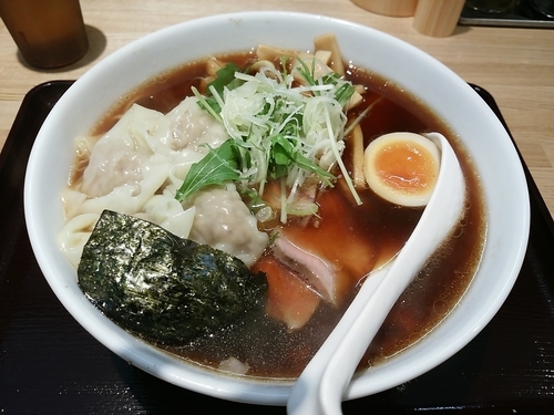 「醤油スペシャル石榴麺」@麺や石榴の写真