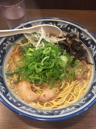 「らぁめん(大) かため  700円」@麺や京水の写真