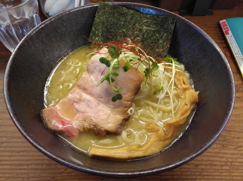 「濃厚牡蠣そば」@貝だしラーメン 貝ガラ屋の写真