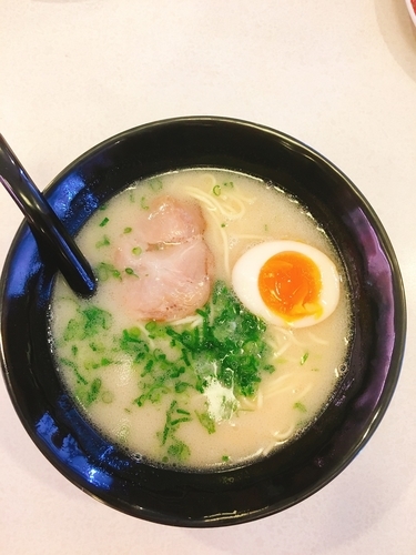 「博多とんこつラーメン 350円」@はま寿司 八寸町店の写真