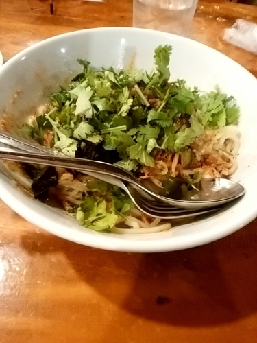 「パクチー汁なし担々麺1,050円（大盛150円）」@九州料理 福風の写真