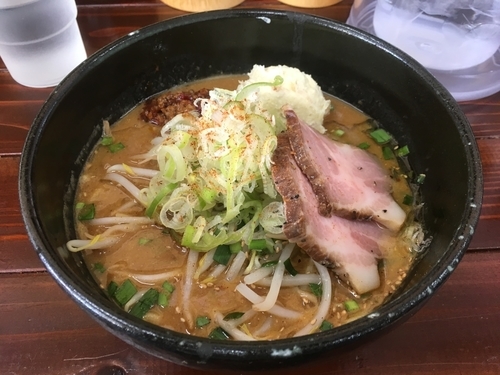 「ドロ味噌ラーメン スキレットチャーハン ¥850、¥280」@餃子の並商 都賀店の写真