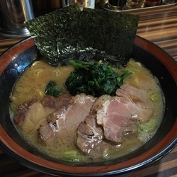 チャーシューメン（中盛り）＋ほうれん草