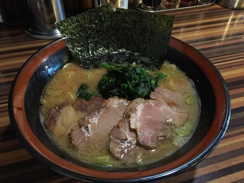 「チャーシューメン（中盛り）＋ほうれん草」@せい家 戸越銀座店の写真