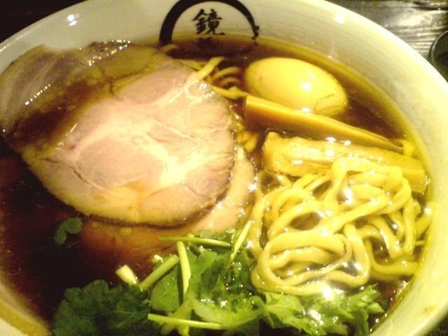 「極 醤油ラーメン (950円・クーポン利用で大盛り無料)」@らーめん愉悦処 鏡花の写真