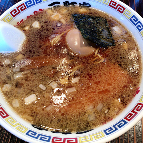 「支那そば　660円　味玉　110円」@横浜家系元町家の写真