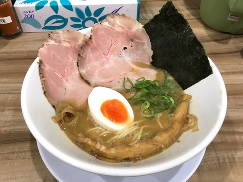 「とりとんこつ」@ラー麺 陽はまた昇る 伏見稲荷駅前本店の写真
