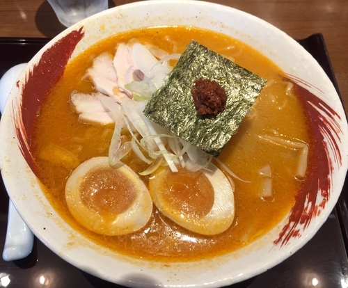 「海老味噌味玉ラーメン(¥830)」@海老秀 関内さくら通り店の写真