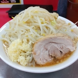 ラーメン並盛　ヤサイアブラマシ　ニンニク