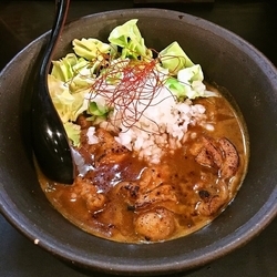 房総式ラーメンカレー味＋キャベツ・刻み玉ねぎ