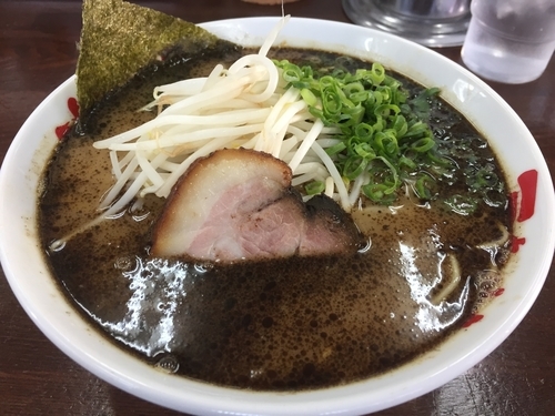 「らーめん＋生絞りニンニク 750円」@なんつッ亭 秦野本店の写真