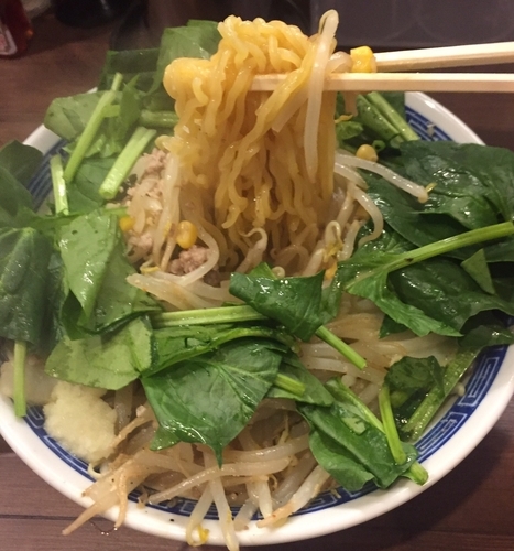 「味噌ラーメン(野菜多め・ほうれん草・にんにく)750円」@麺や 神笑の写真