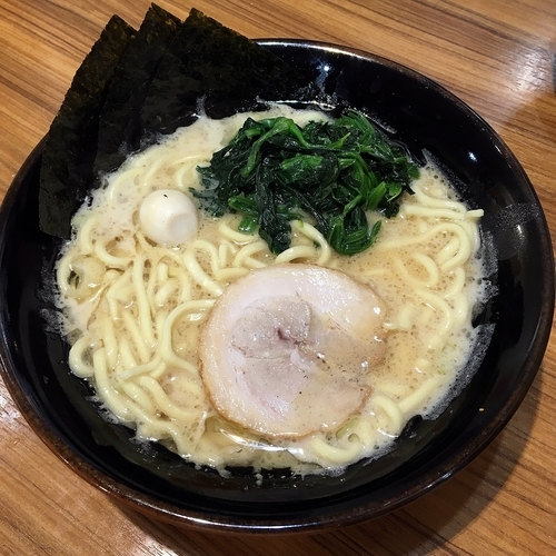 「ラーメン　￥７３０」@横浜家系ラーメン 壱角家 門前仲町店の写真