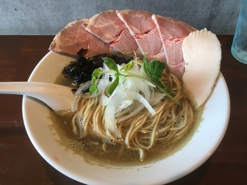 「塩ソバ＋肉増し＋冷し煮干油ソバ」@中華蕎麦 志の写真