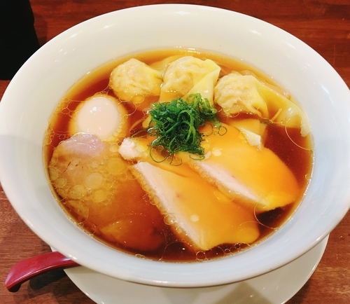 「特醤油らーめん」@麺や維新の写真