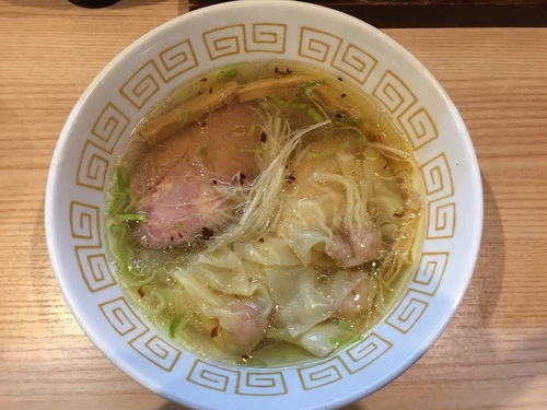 「海老ワンタン塩らぁ麺(980円)+ちいさいご飯(100円)」@中村麺三郎商店の写真