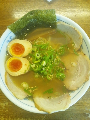 「しおチャーシューそば（半玉トッピング）」@中華そば やまとの写真