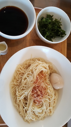「冷たい味玉ざる大盛」@UMAMI SOUP Noodles 虹ソラの写真