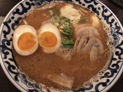 「期間限定：時間限定：海老塩らーめん830円;煮玉子100円」@東京駅 斑鳩の写真