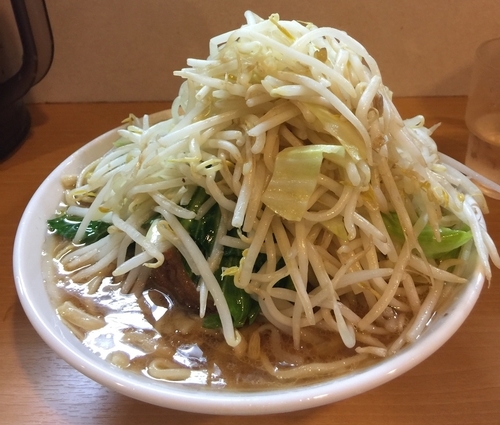「小ラーメン（ヤサイマシ）:700円」@豚星。の写真