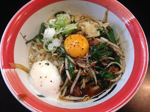 「ドラゴンまぜそば＋温泉たまご」@まぜそば小島屋の写真