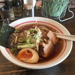 醤油ラーメン大盛り麺固め