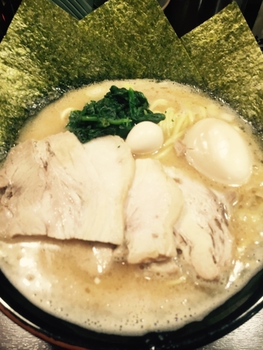 「蒲田スペシャルラーメン」@横濱家系 豚骨醤油ラーメン 蒲田 いっ家の写真
