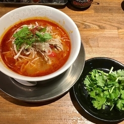 トムヤムパクチーエスニックラーメンtypeR +追いパクチー