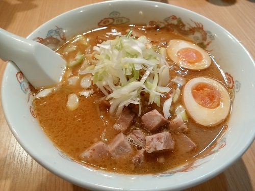 「みそラーメン＋味付玉子」@さっぽろ 火武偉 恵比寿店の写真
