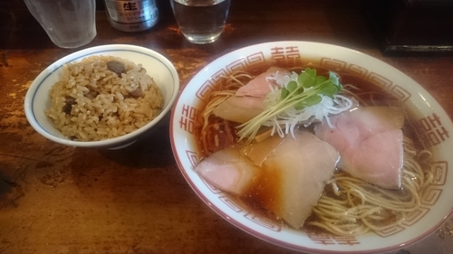 「中華そば＋炊き込みご飯」@中華そば しば田の写真