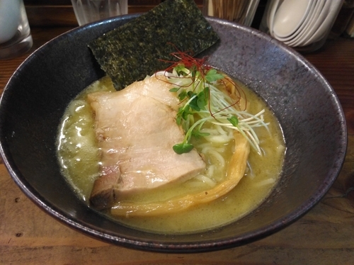 「濃厚牡蠣そば」@貝だしラーメン 貝ガラ屋の写真
