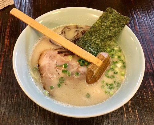 「博多ラーメン バリ」@長浜屋台ラーメン 博多っ子 関内店の写真