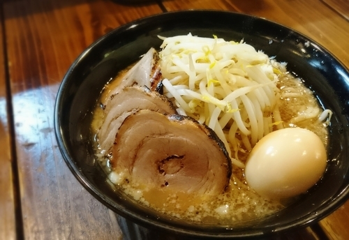 「ラーメン 豚 たまご」@麺や豚髭の写真