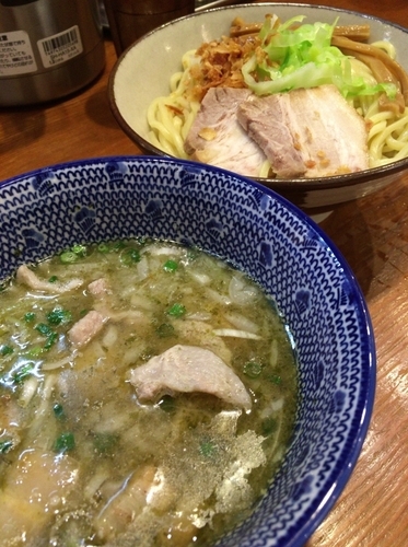 「新宿ガーリック塩つけ麺 ８８０円 あつもり」@麺や百日紅の写真