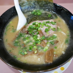 醤油とんこつ 麺硬め