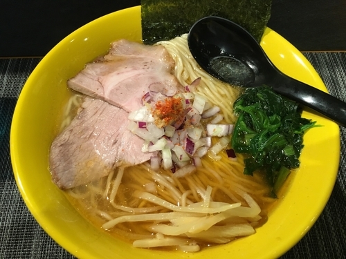 「塩煮干しらーめん」@らーめん 惠本将裕の写真