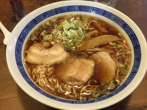 「ラーメン大盛り麺固めトッピングネギ」@豆天狗 本店の写真
