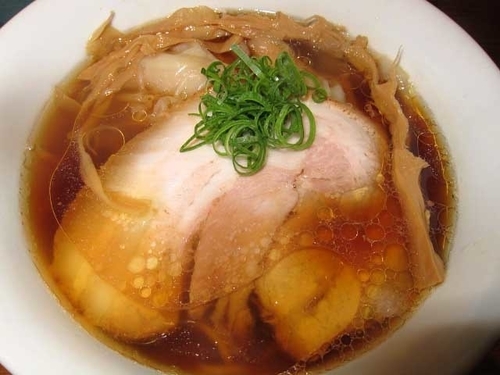 「ワンタン醤油ラーメン　950円」@ラーメン屋 トイ・ボックスの写真