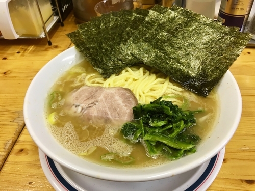 「海苔ラーメン 中1.5玉(カタメ、コイメ)¥780」@横浜家系ラーメン 武蔵境つばさ家の写真