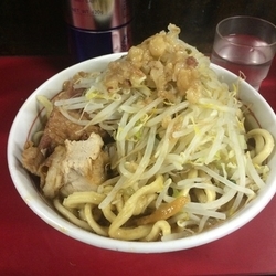 小ラーメン  ヤサイアブラカラメマシ 700円