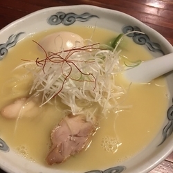 鶏白湯らーめん