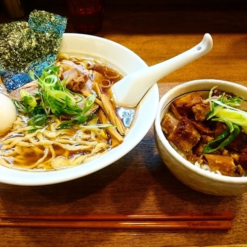 「しょうゆラーメン」@らぁめん山と樹の写真