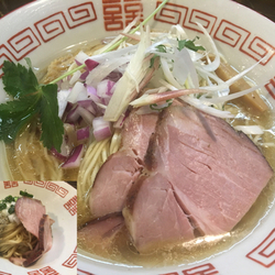 【限定】冷し煮干そば800円、窯焼チャーシュー100円、替玉