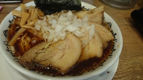 「竹岡式肉醤油ラーメン」@野郎ラーメン 品達品川本店の写真